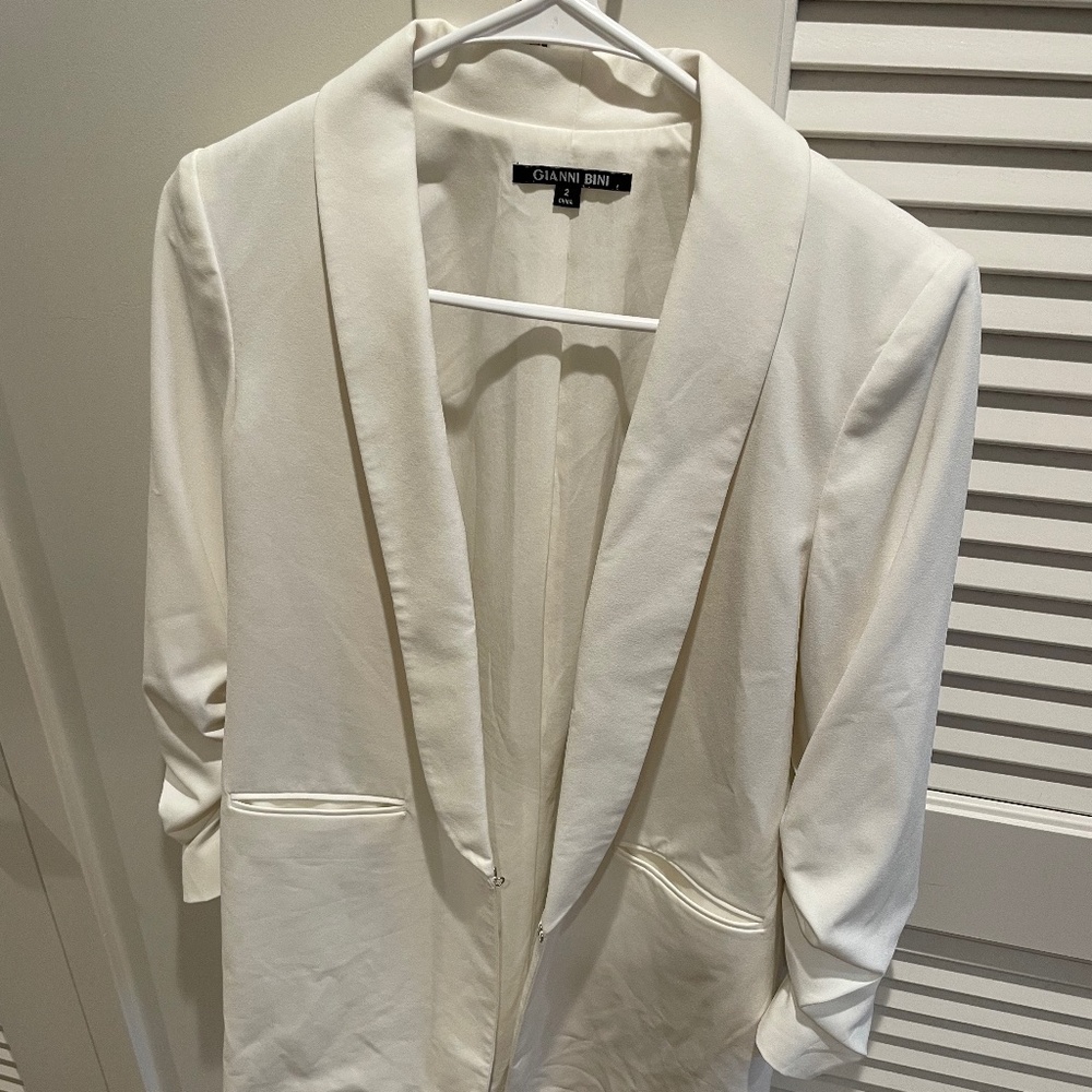 Gianni bini white slouch arm blazer size 2